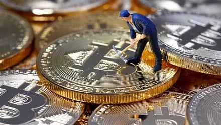  ماینرها با افزایش قیمت بیت کوین به ۴۷٬۰۰۰ دلار، دست به فروش زدند

