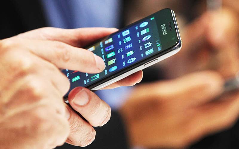 عیدی رایگان اپراتورها / نحوه فعال‌سازی بسته همراه اول و ایرانسل

