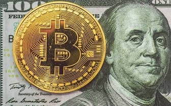 هشدار گلدمن ساکس؛ آسیبپذیری قیمت بیت کوین در برابر افزایش نرخ بهره