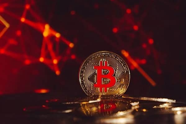 تحلیل قیمت بیت کوین؛ فرصتی برای فروش یا شروع رالی صعودی؟